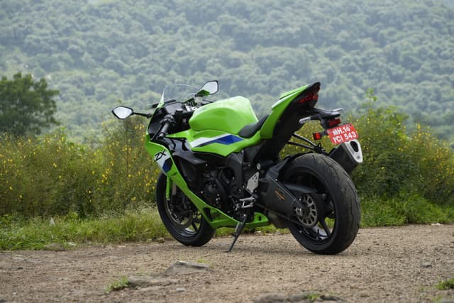 Kawasaki Ninja ZX-6R Front Left Three Quarter Image – Ninja ZX-6R